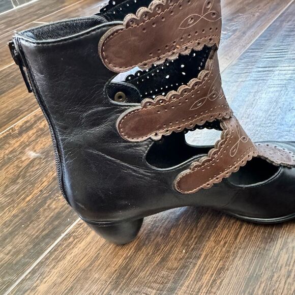 Anthropologie Everybody Chiseled Doily Leather Black Brown Filigree Boot EU 38.5 - Picture 2 of 11
